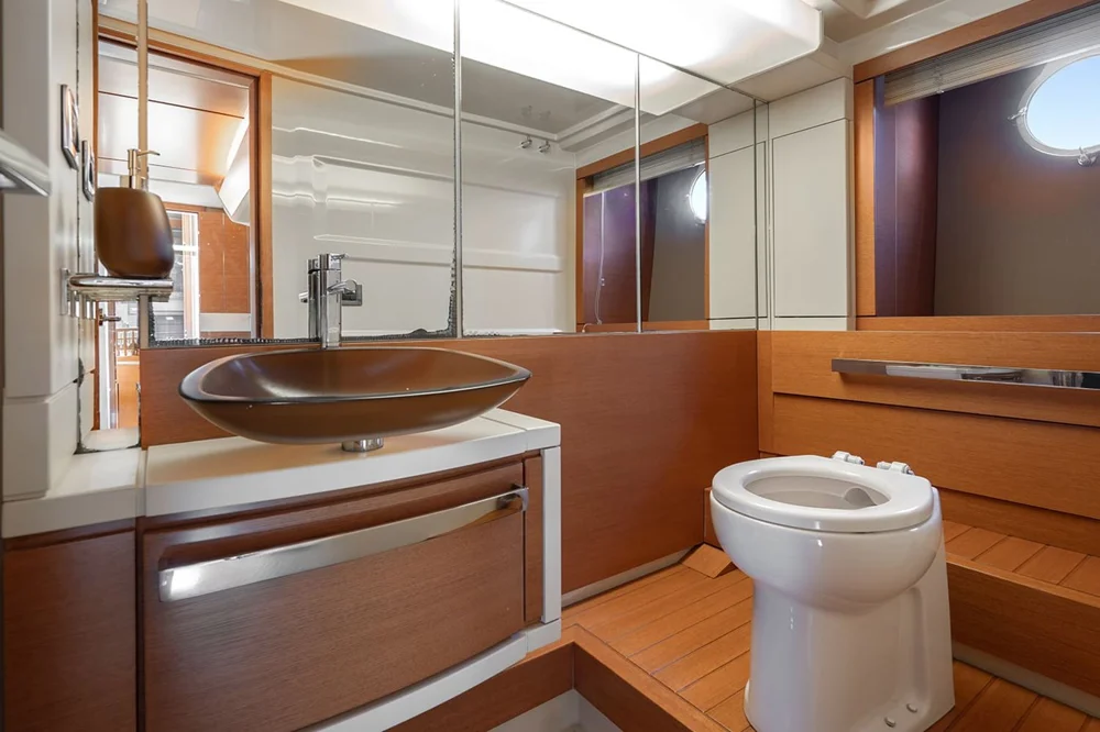 2013 Azimut Azimut 64 for sale in Palma, Spain, photo 2 of 5