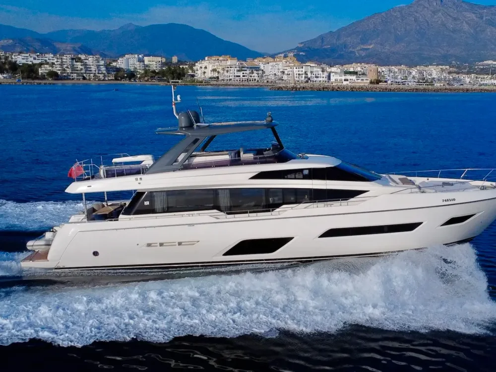 BoatPhoto.coverAlt