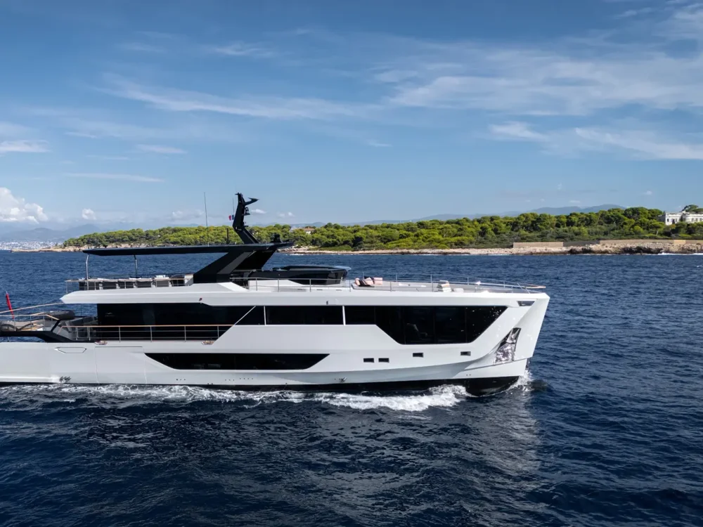 BoatPhoto.coverAlt