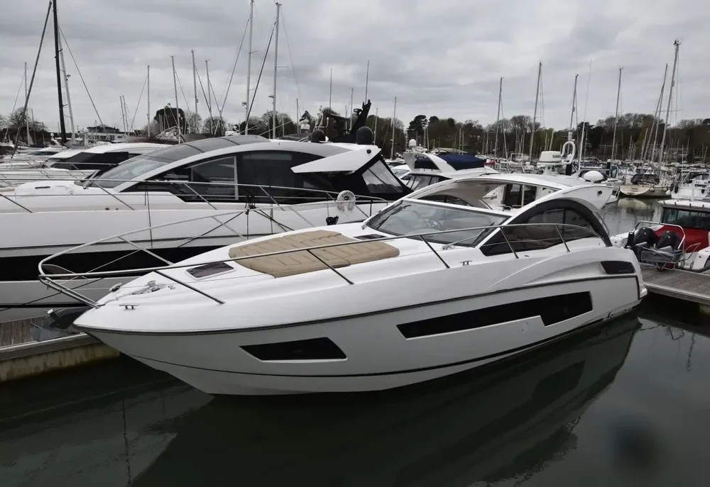 2013 Sunseeker Portofino 40 Boat for Sale in Port Hamble for sale in United Kingdom