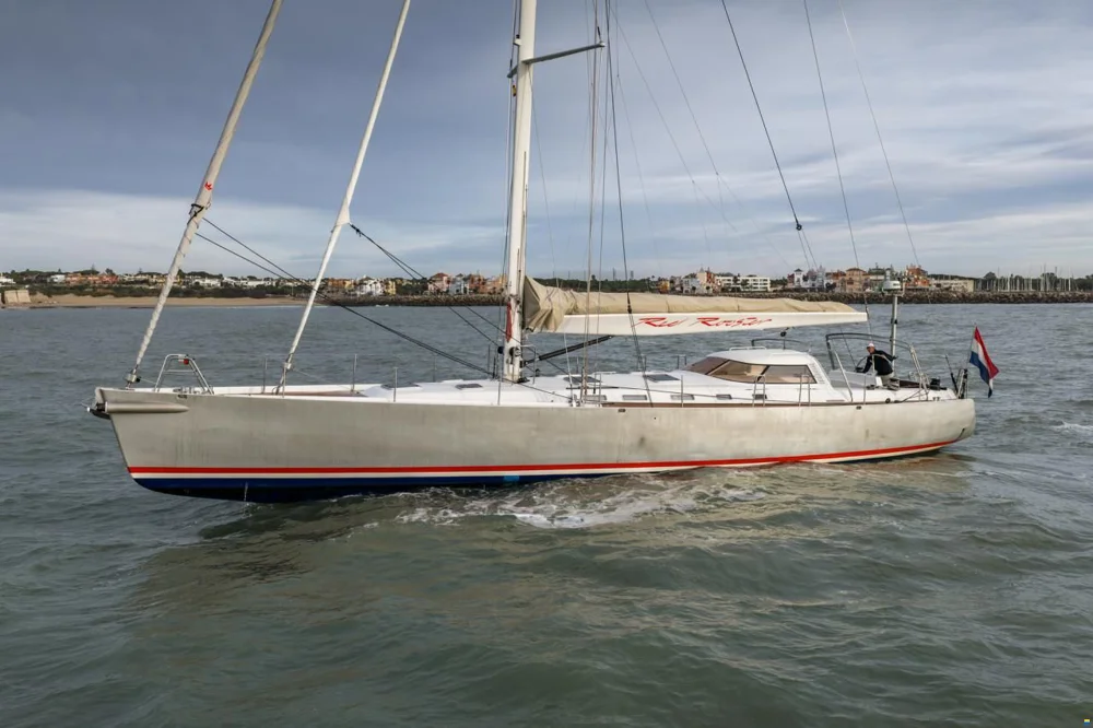 BoatPhoto.coverAlt