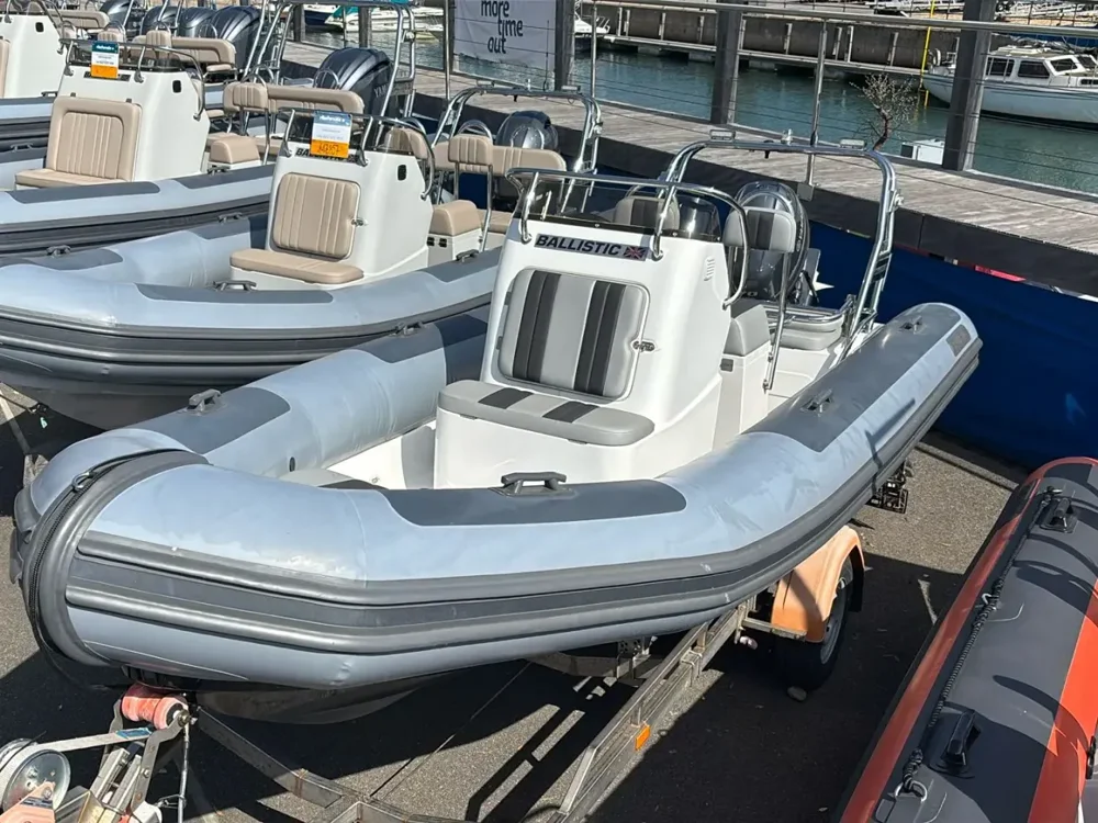 BoatPhoto.coverAlt