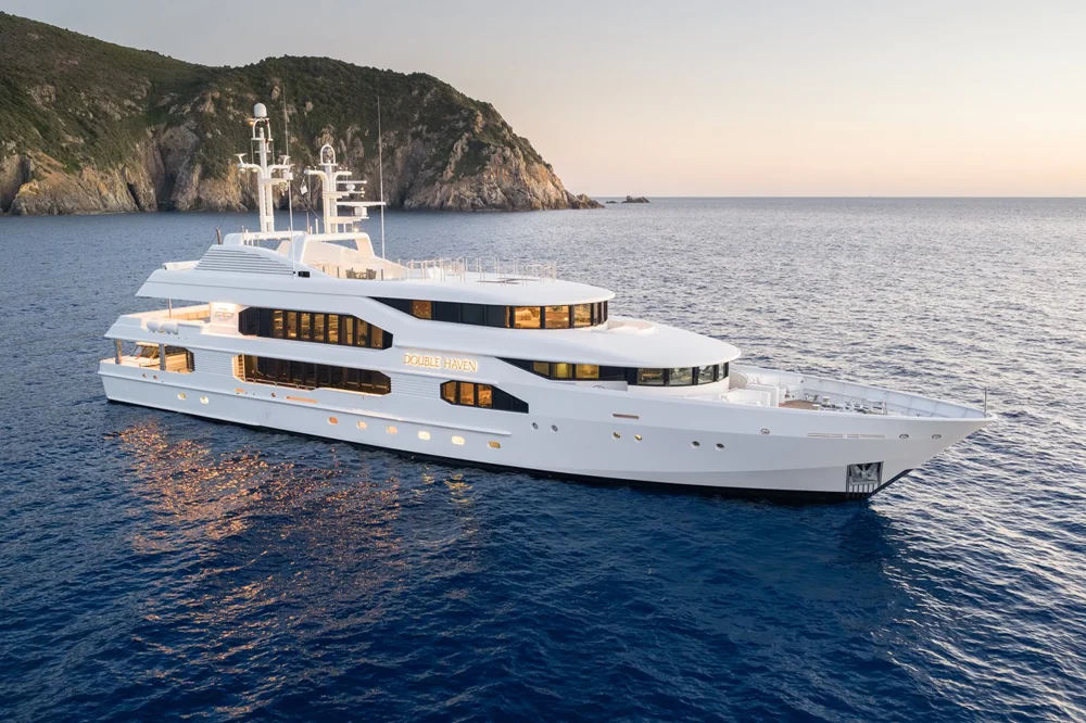 BoatPhoto.coverAlt