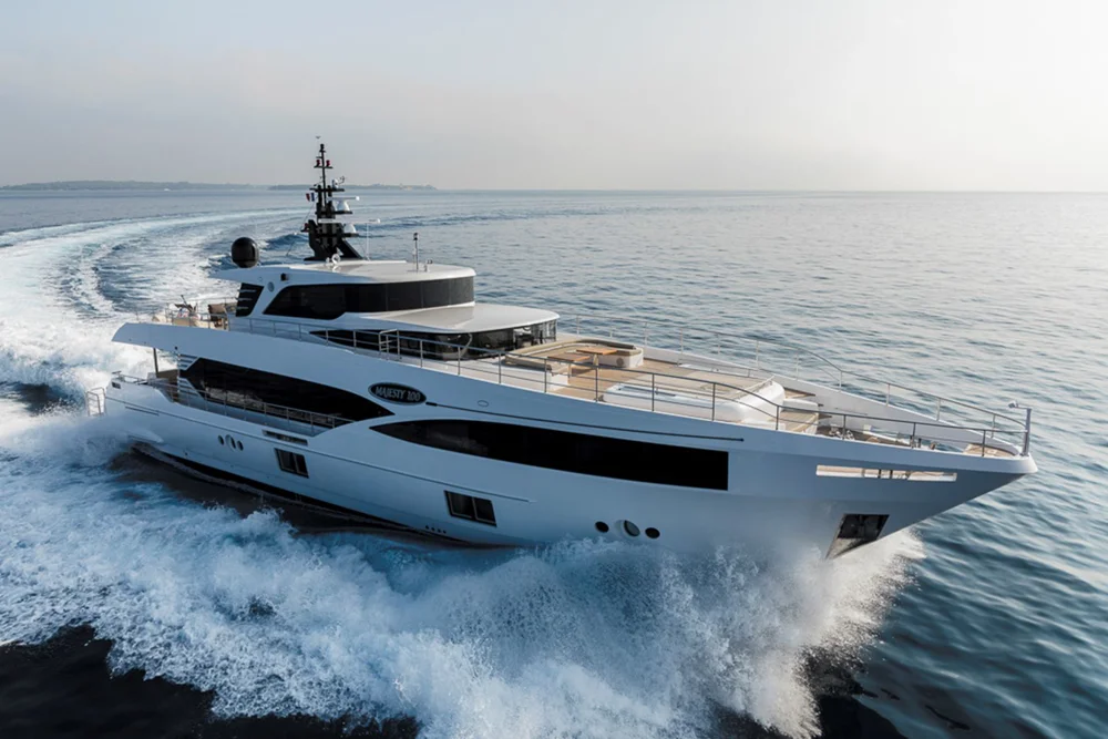 BoatPhoto.coverAlt