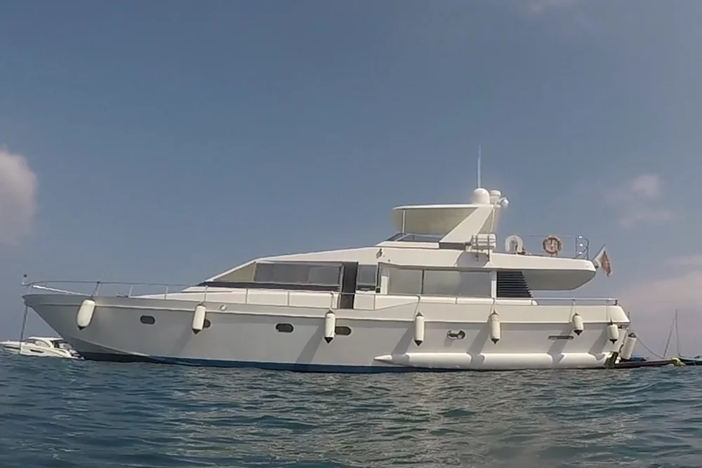 BoatPhoto.coverAlt