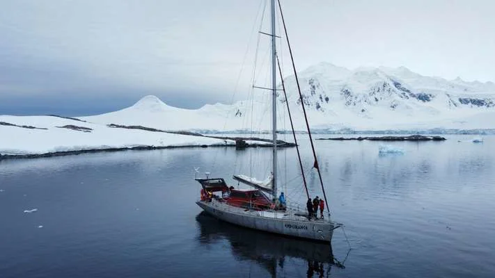 BoatPhoto.alt