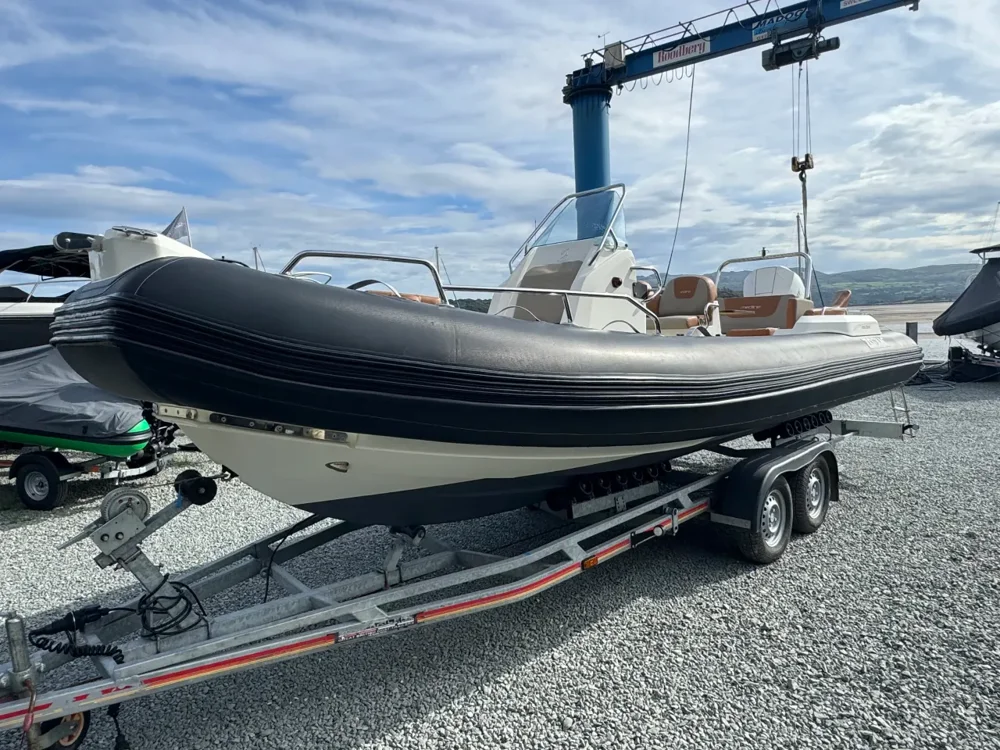 BoatPhoto.coverAlt