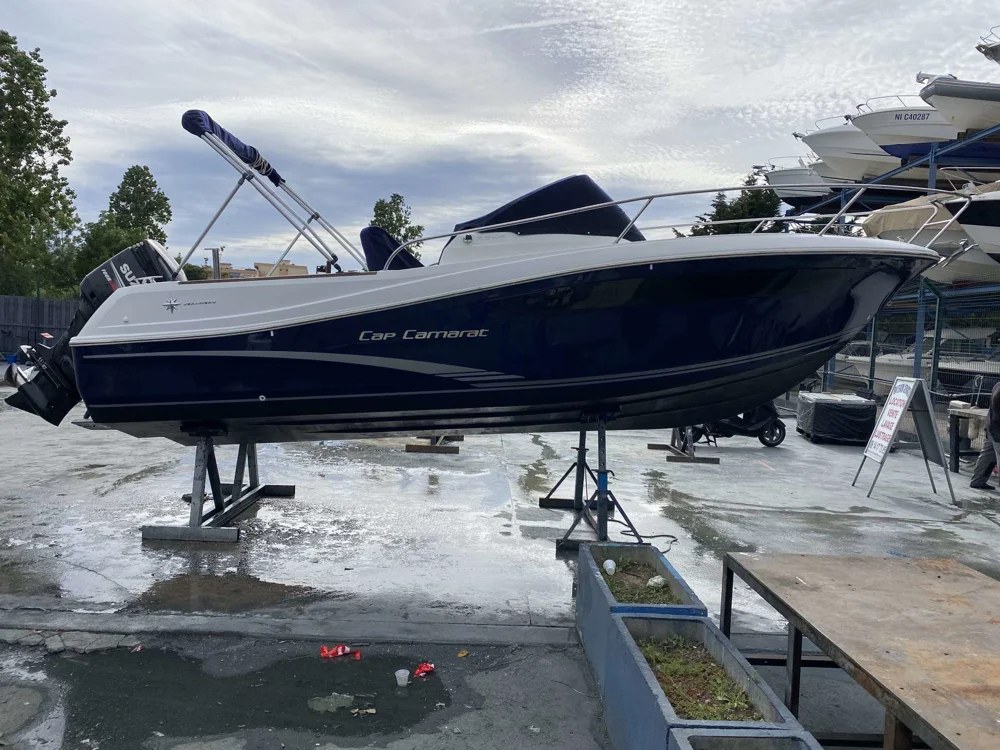 BoatPhoto.coverAlt