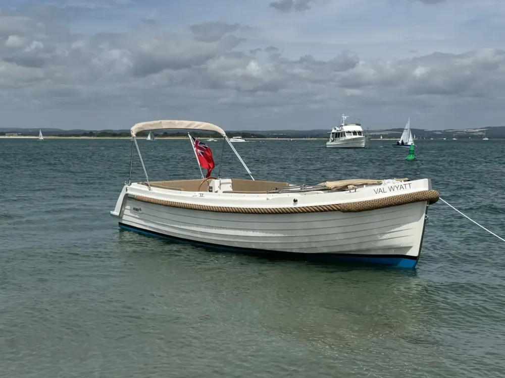 BoatPhoto.coverAlt