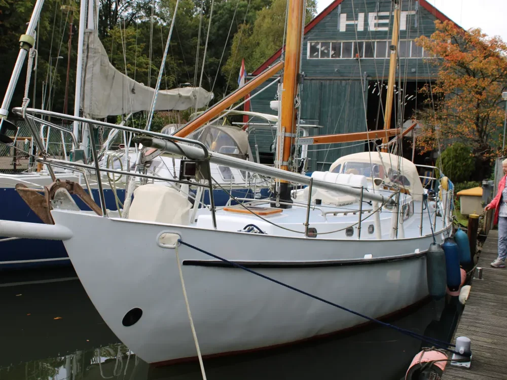 BoatPhoto.coverAlt