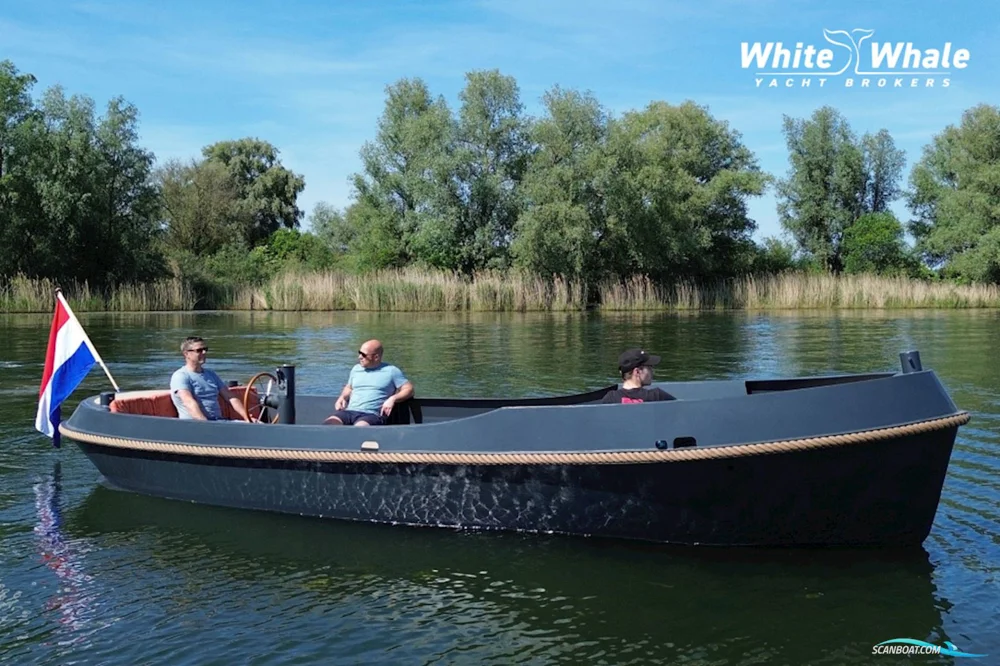 BoatPhoto.coverAlt