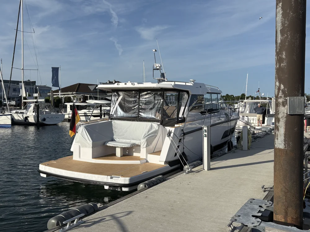 BoatPhoto.alt