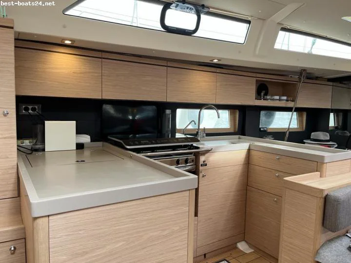 BoatPhoto.coverAlt