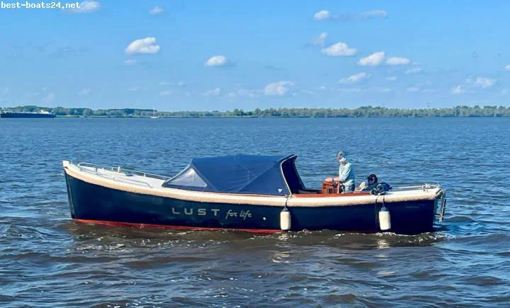 BoatPhoto.alt