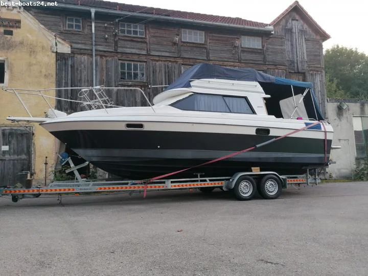 BoatPhoto.coverAlt