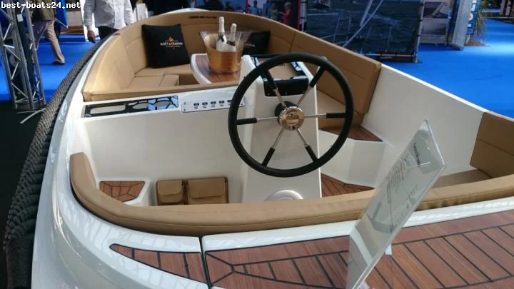 BoatPhoto.alt