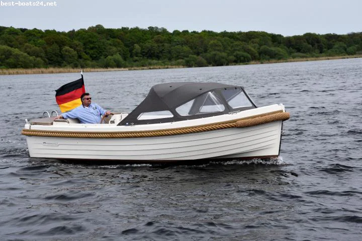 BoatPhoto.coverAlt