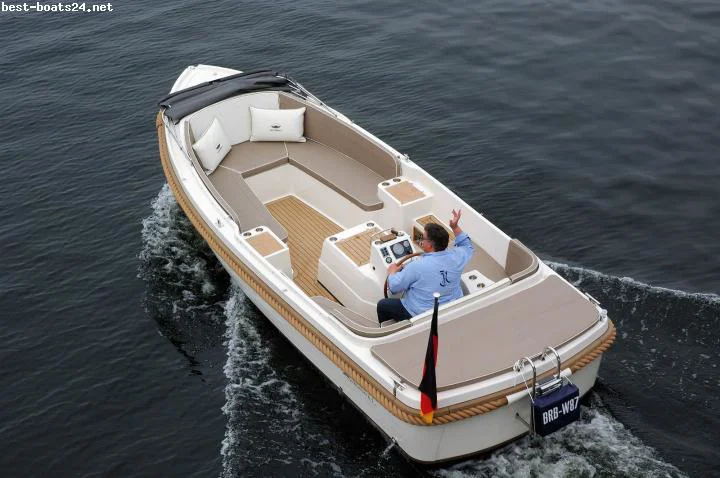 BoatPhoto.alt