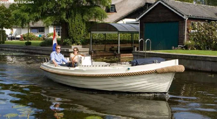 BoatPhoto.coverAlt