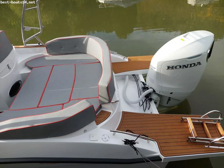 BoatPhoto.alt