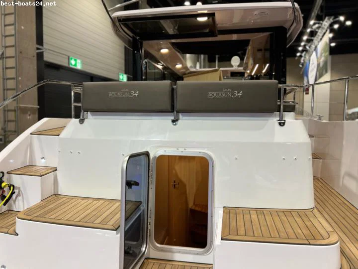 BoatPhoto.alt