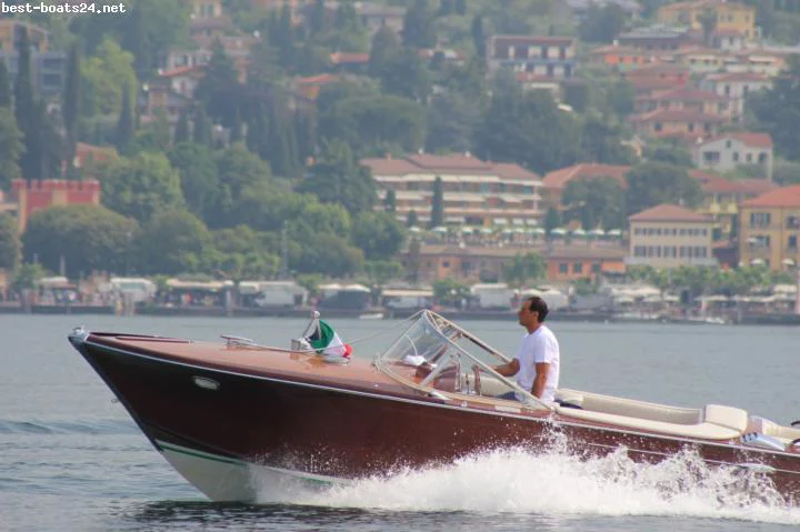 BoatPhoto.alt