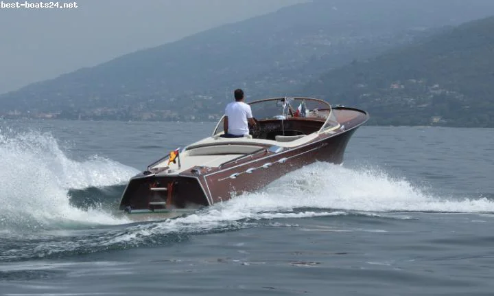 BoatPhoto.alt