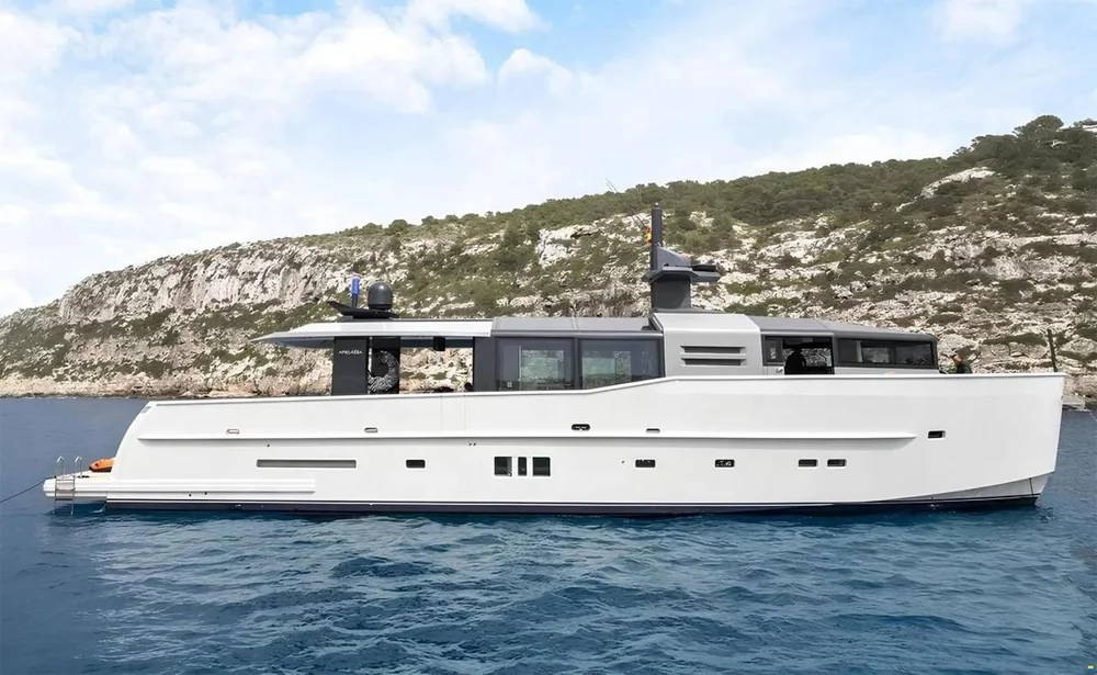 BoatPhoto.coverAlt
