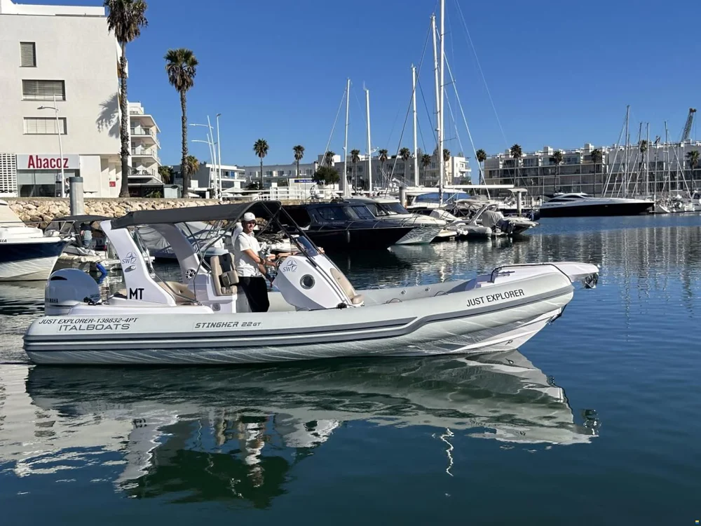 BoatPhoto.coverAlt