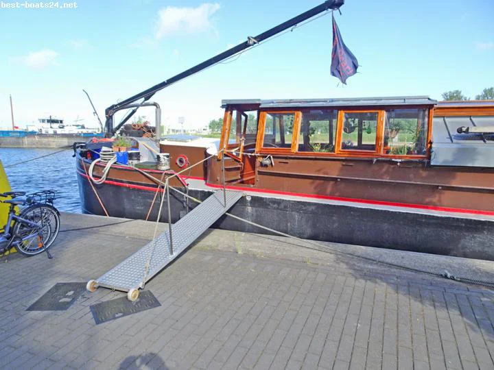 BoatPhoto.alt