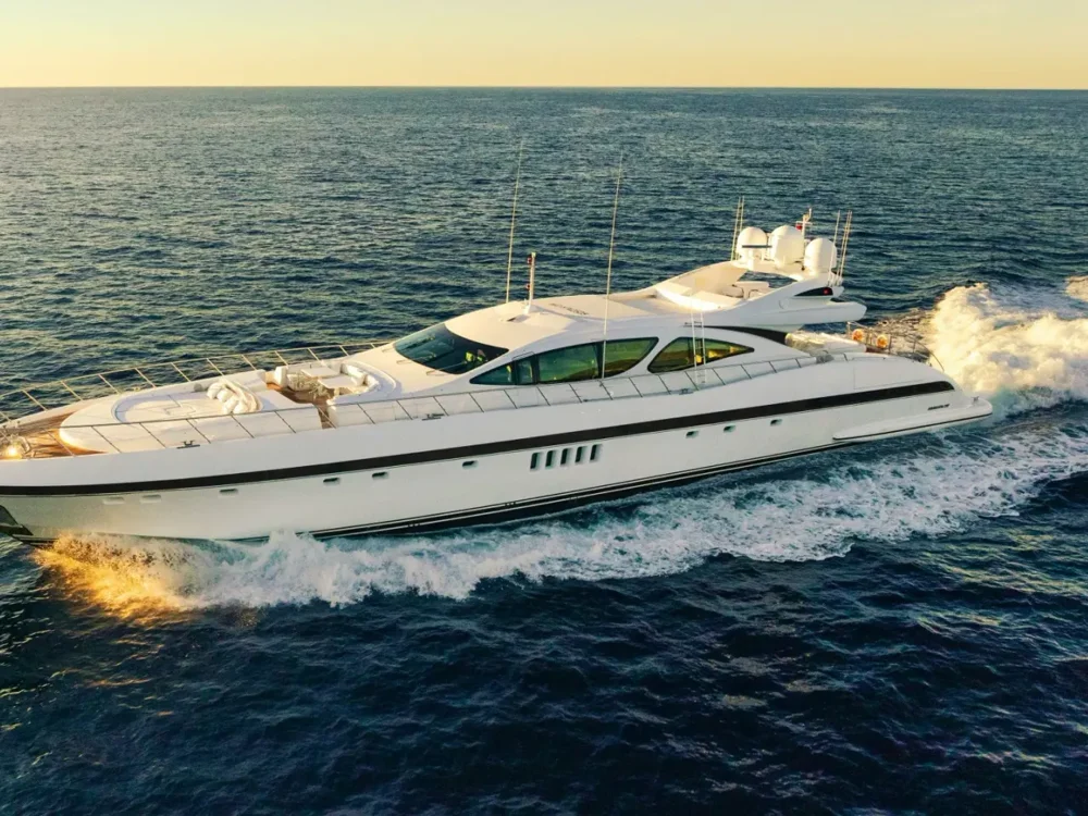 BoatPhoto.coverAlt