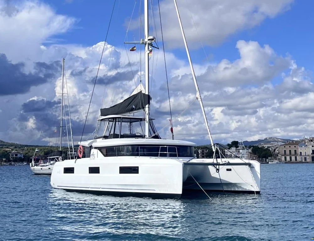 BoatPhoto.coverAlt