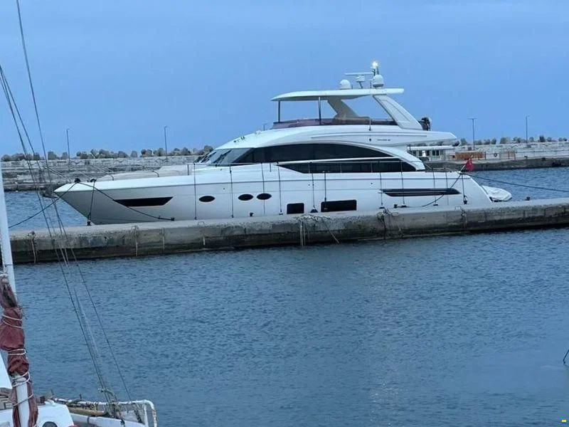 BoatPhoto.coverAlt