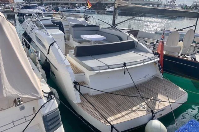 BoatPhoto.coverAlt