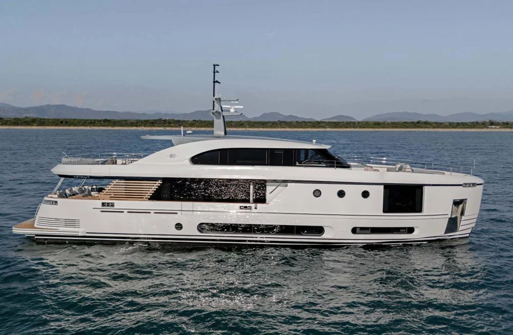 BoatPhoto.coverAlt