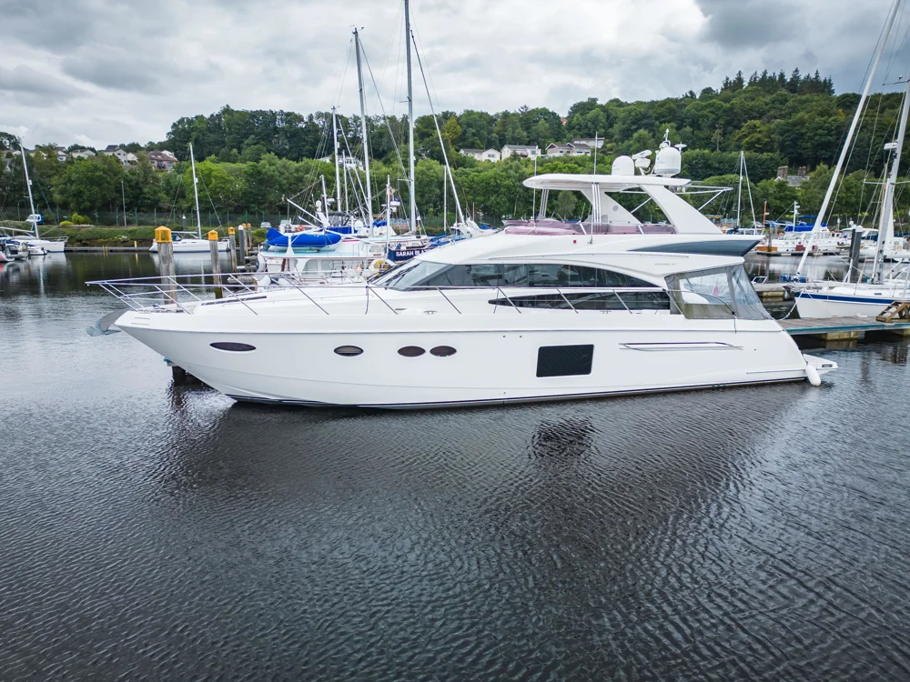BoatPhoto.coverAlt