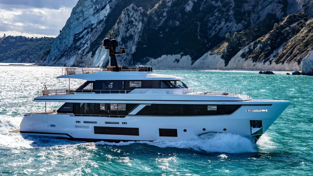 BoatPhoto.coverAlt