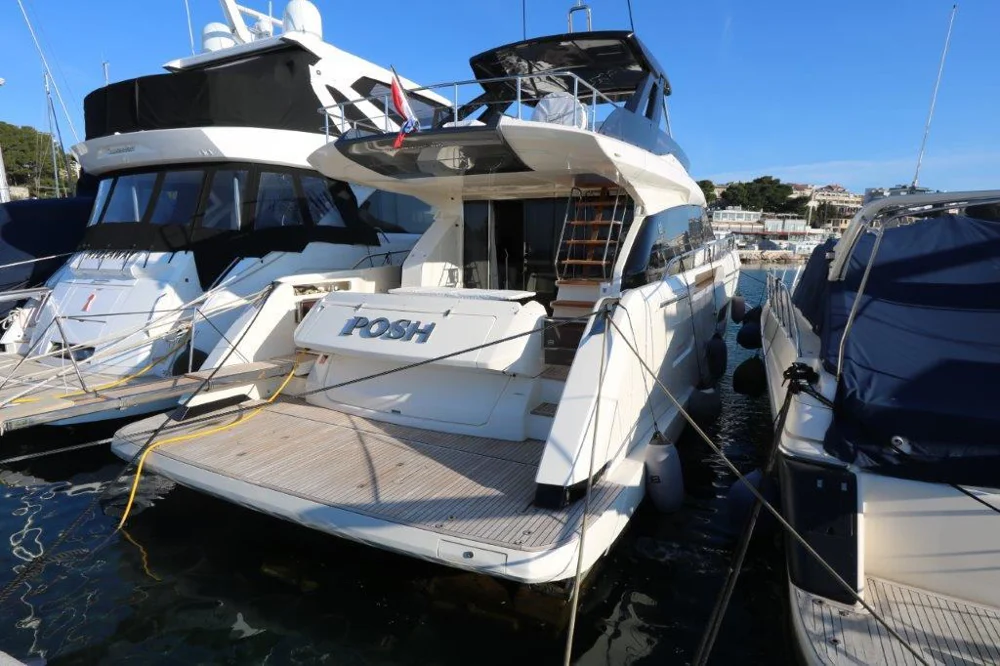 BoatPhoto.coverAlt
