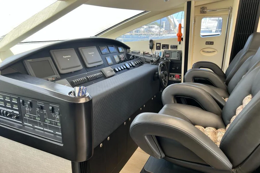 BoatPhoto.alt