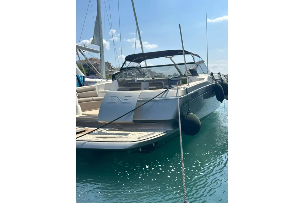 BoatPhoto.coverAlt
