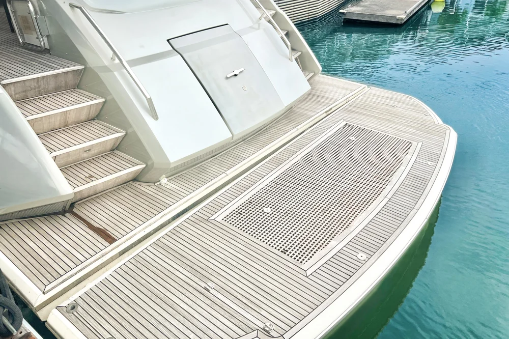 BoatPhoto.alt