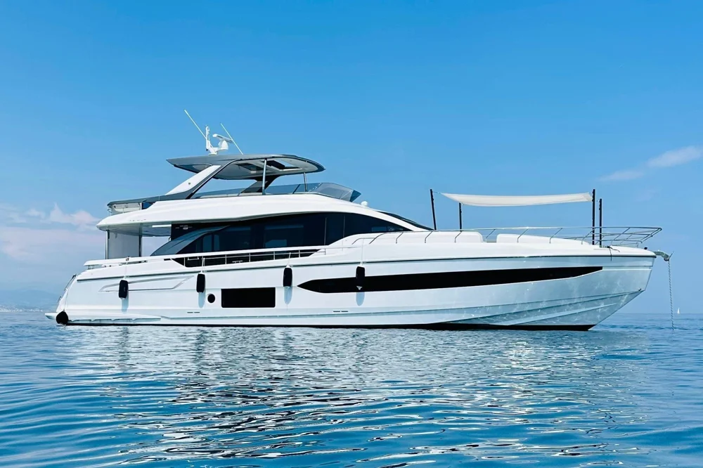 BoatPhoto.coverAlt