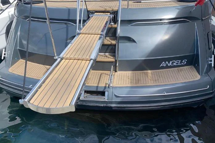 BoatPhoto.alt