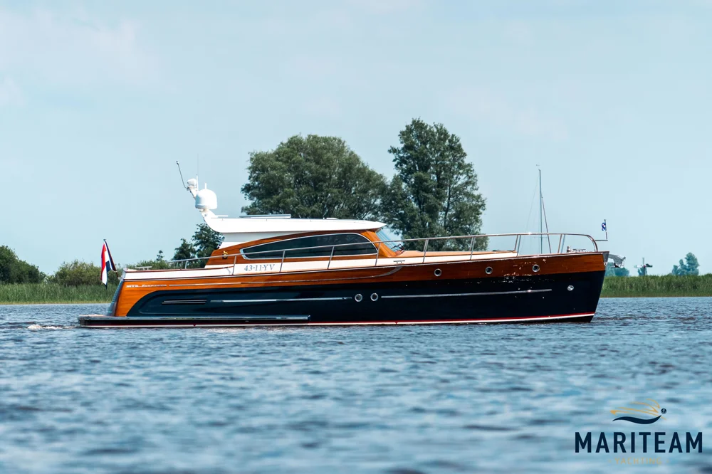 BoatPhoto.coverAlt
