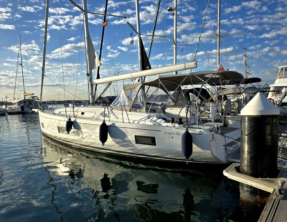 BoatPhoto.coverAlt