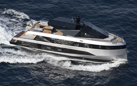 BoatPhoto.coverAlt