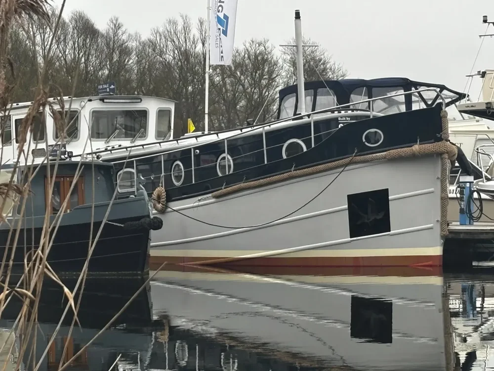 BoatPhoto.coverAlt