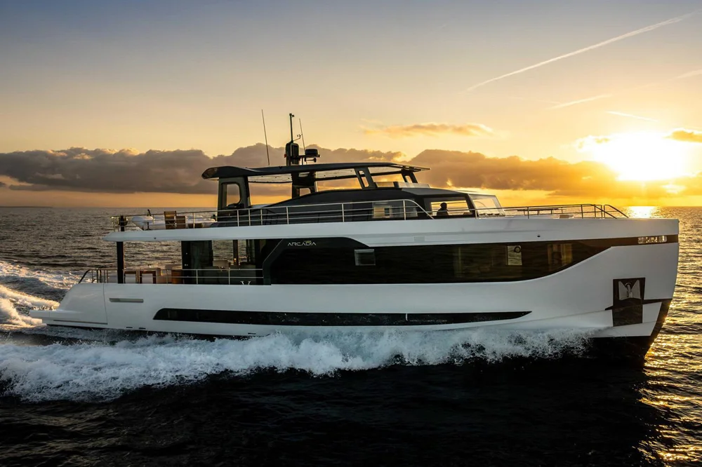 BoatPhoto.coverAlt