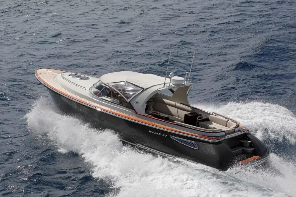 BoatPhoto.coverAlt