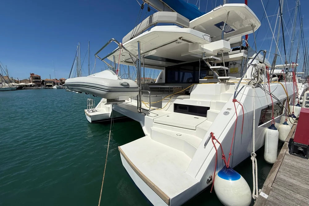 BoatPhoto.coverAlt